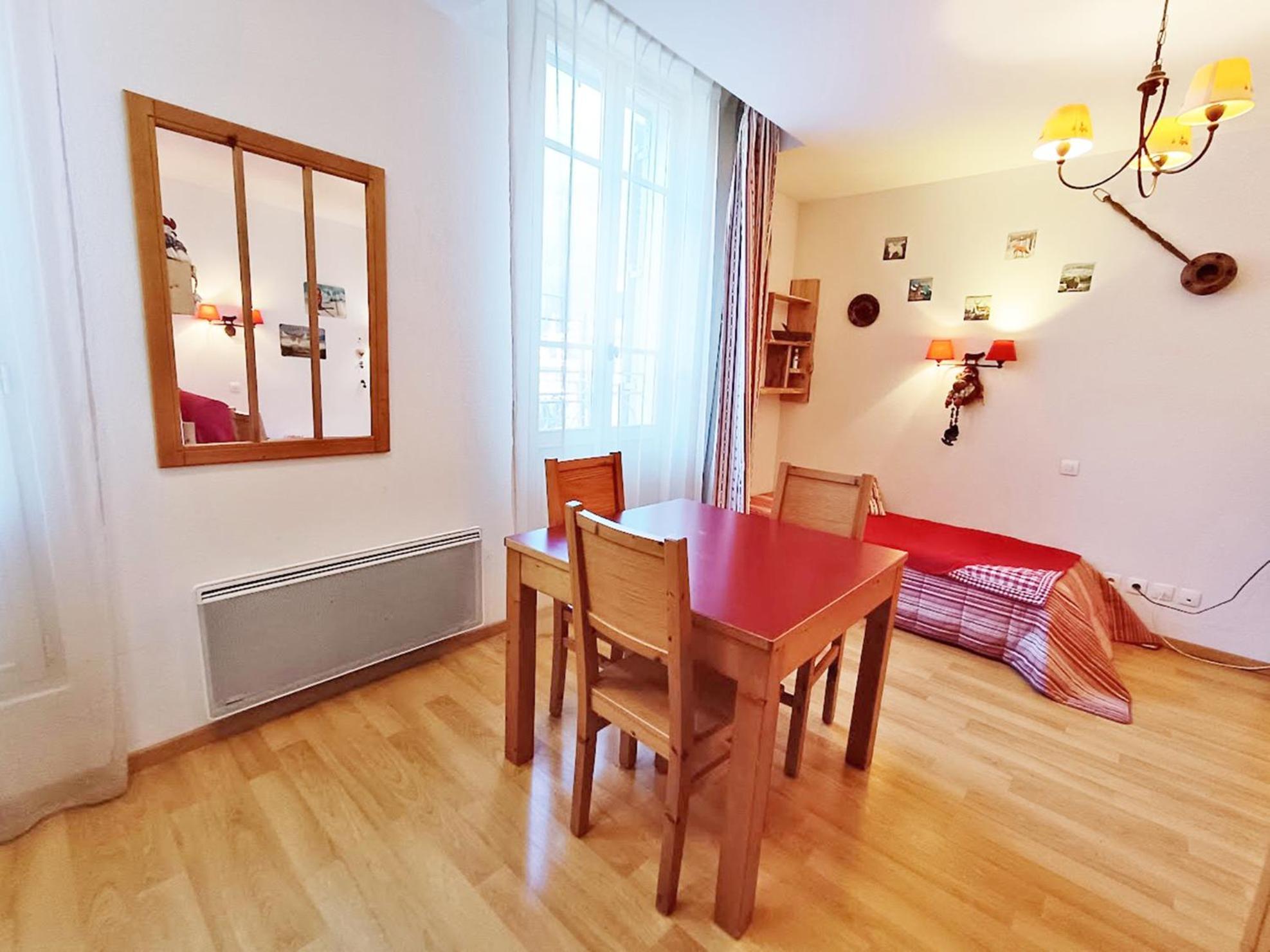 Le Bouquetin, Studio, Centre Luchon, Wifi, Casier A Skis, Ascenseur, 3 Personnes Bagnères-de-Luchon Dış mekan fotoğraf
