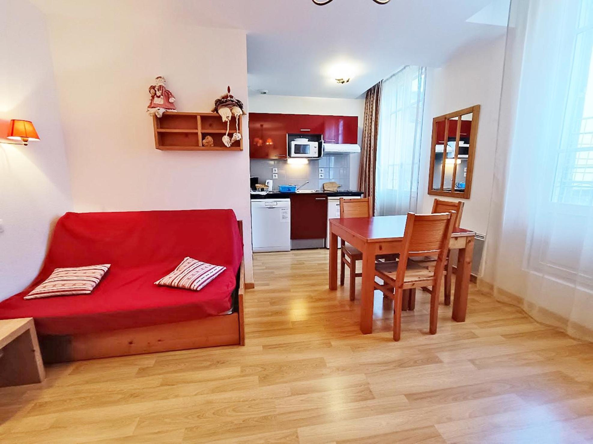 Le Bouquetin, Studio, Centre Luchon, Wifi, Casier A Skis, Ascenseur, 3 Personnes Bagnères-de-Luchon Dış mekan fotoğraf
